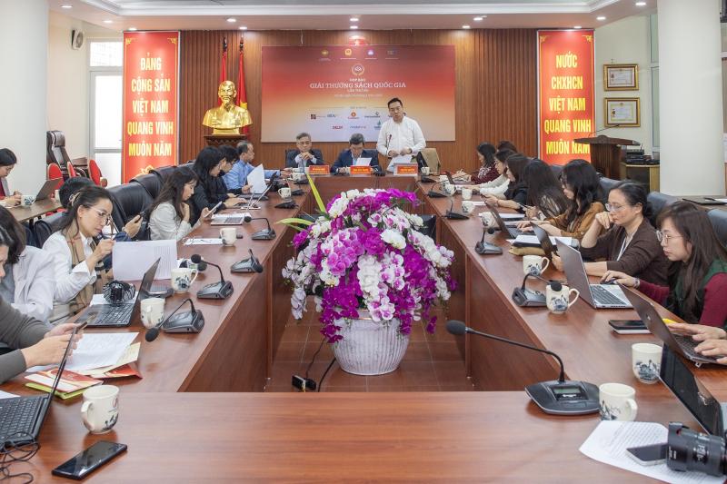 giai thuong sach quoc gia anh 5