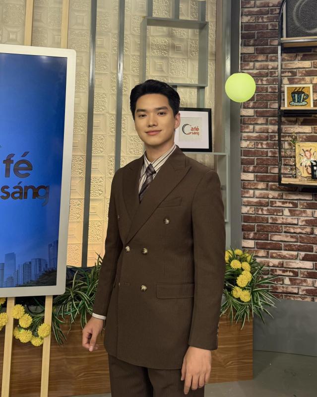 Chau Khang anh 4