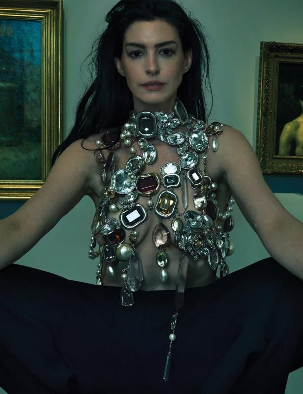 Anne Hathaway anh 8