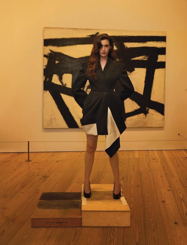 Anne Hathaway anh 9