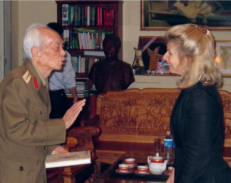 Duong mon Ho Chi Minh anh 2