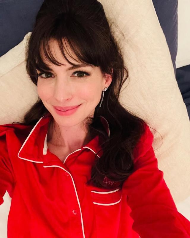 Anne Hathaway anh 11