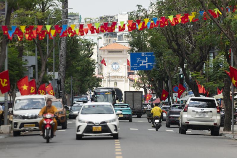 TP.HCM,  kinh te cuoi tuan anh 6