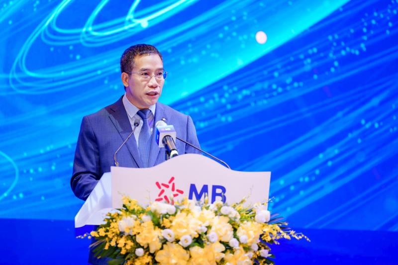 MB anh 1