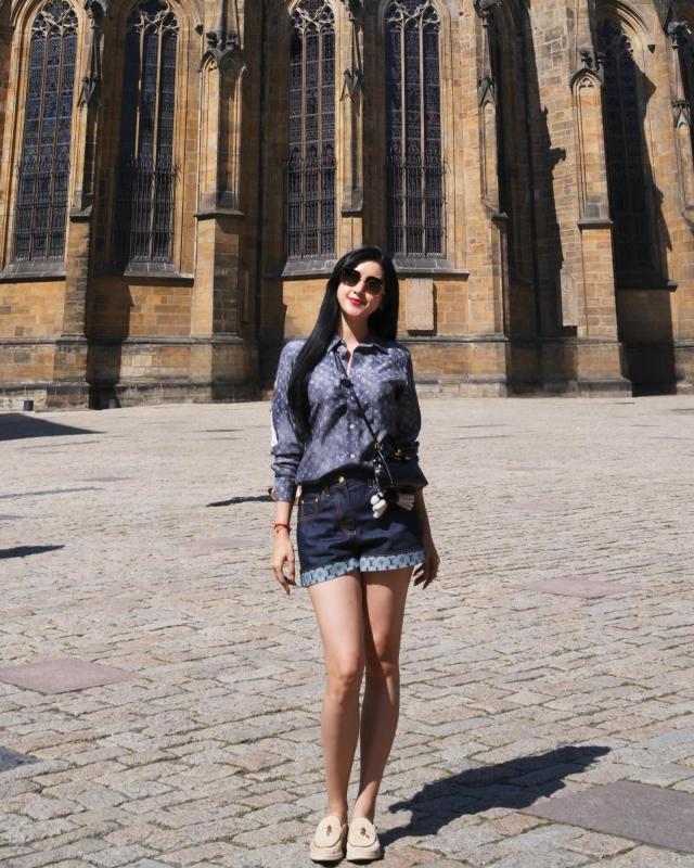 Huyen My anh 10