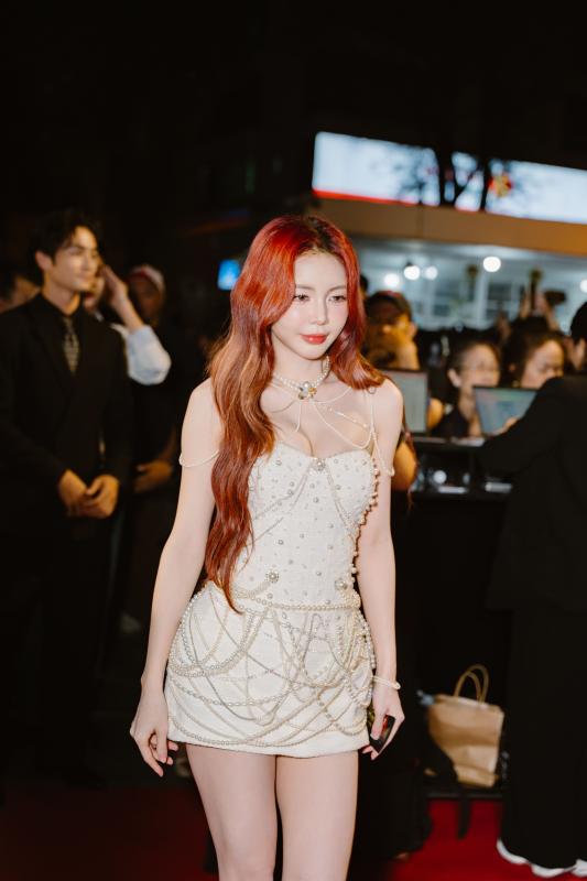 Liz Kim Cuong anh 2
