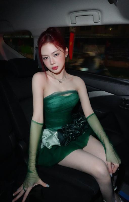 Liz Kim Cuong anh 10