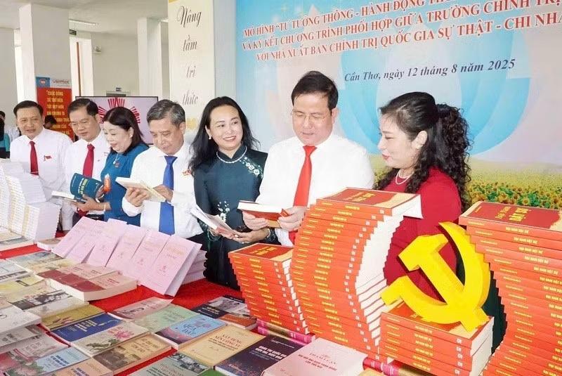 xuat ban anh 1