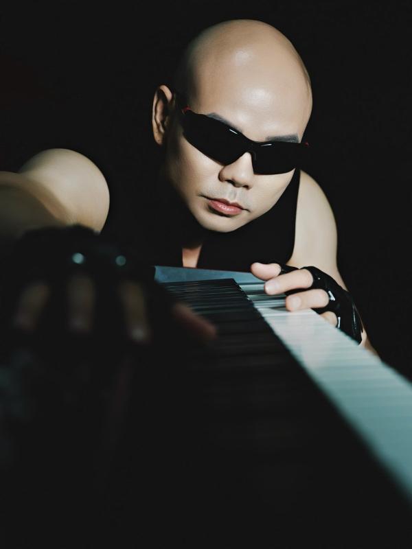 Phan Dinh Tung anh 10