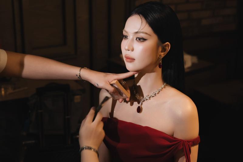 Ngoc Trinh anh 1
