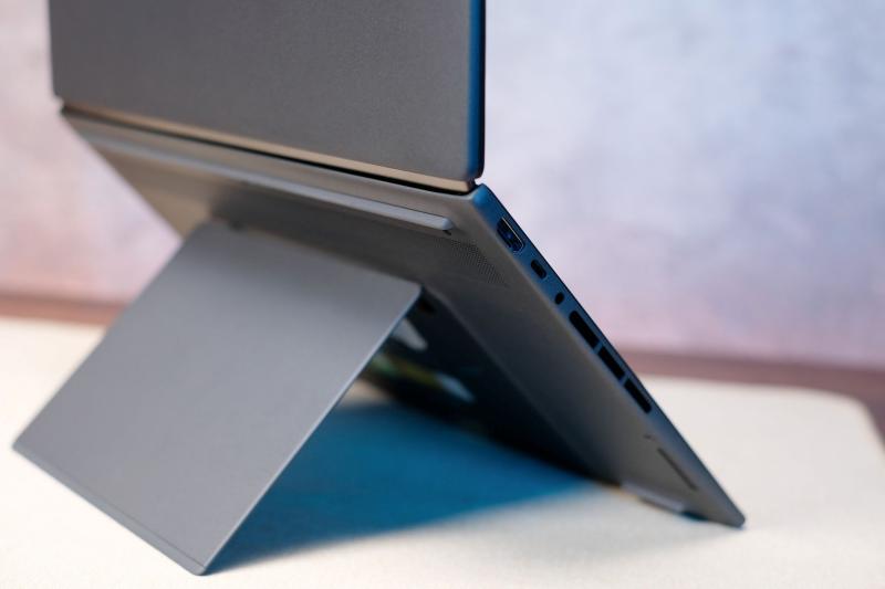 Zenbook Duo anh 9
