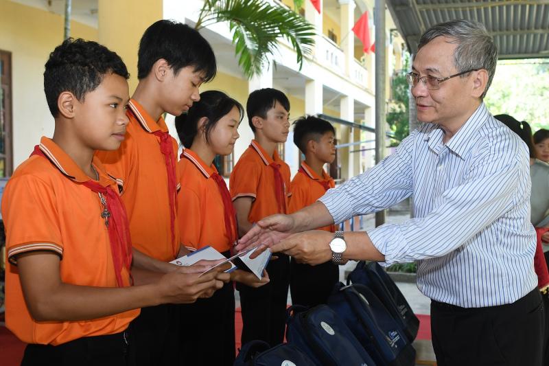 Hoi Xuat ban anh 3