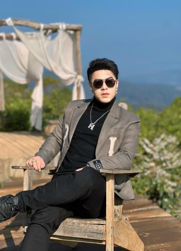 Akira Phan anh 11