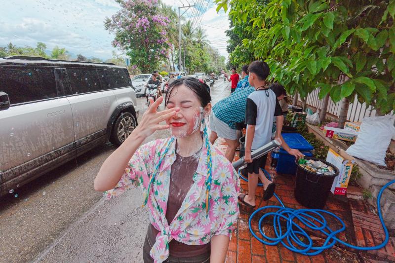 Lao anh 1