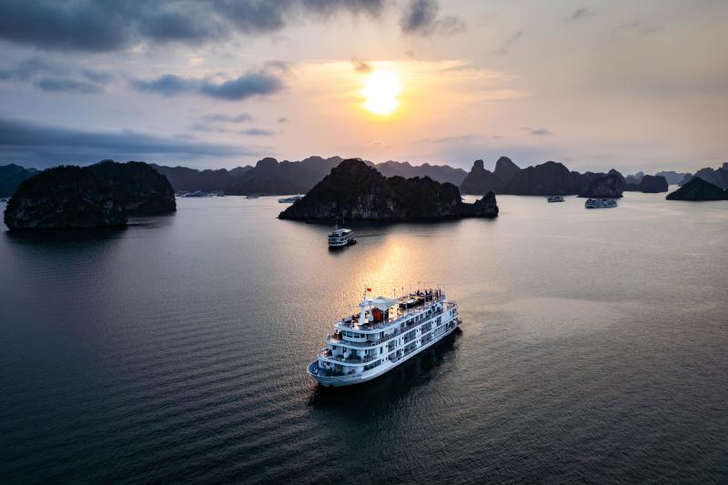vinh Ha Long,  du thuyen anh 1