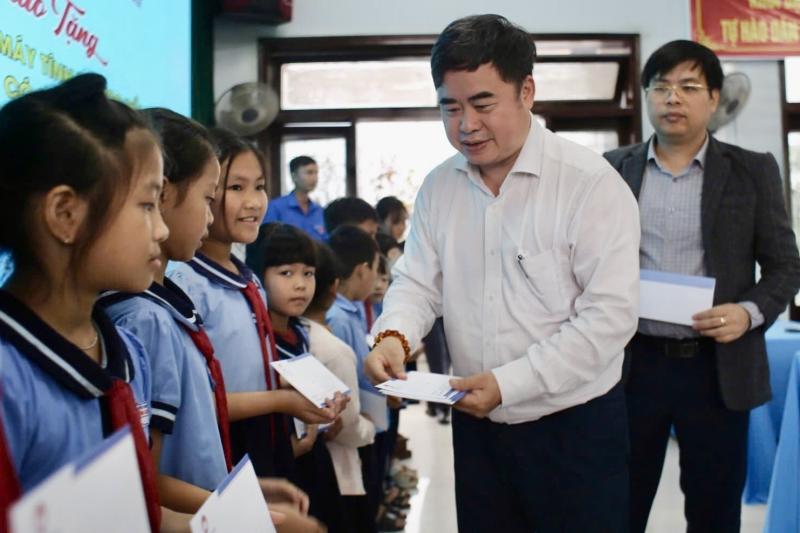 Hoi Xuat ban anh 4