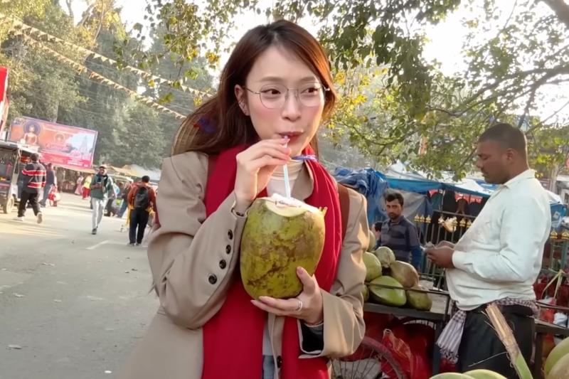An Do,  MC Khanh Vy anh 4