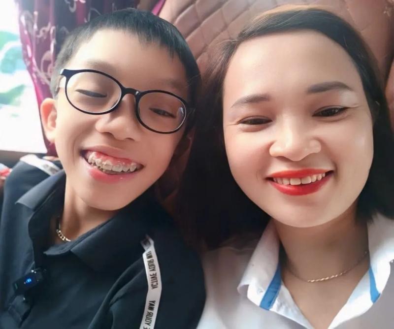 Tre thap be anh 1