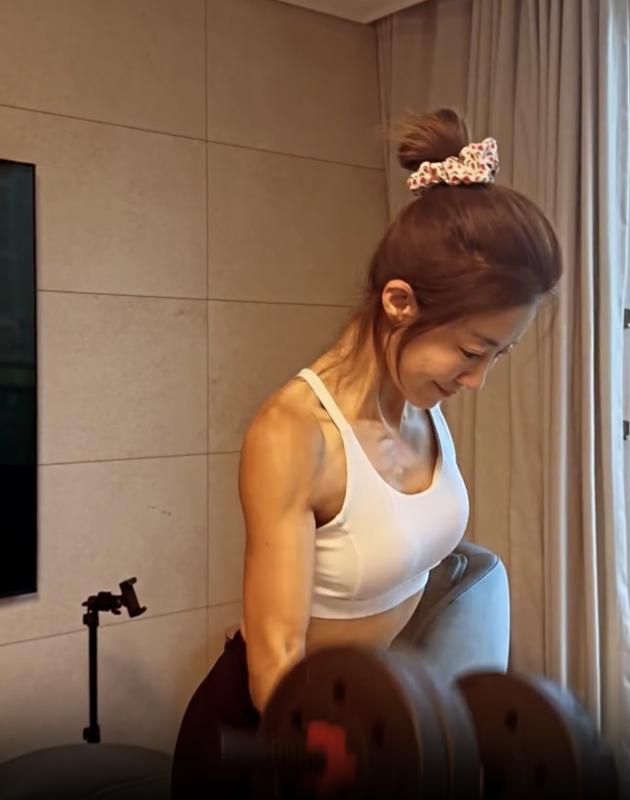 Lee Ji Hyun ảnh 2 Lee Ji Hyun anh 2