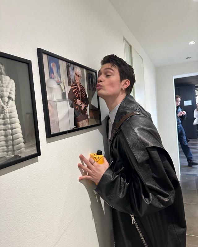 Nicholas Galitzine ảnh 13 Nicholas Galitzine anh 13