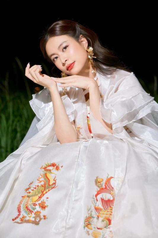 Hoang Thuy Linh anh 6