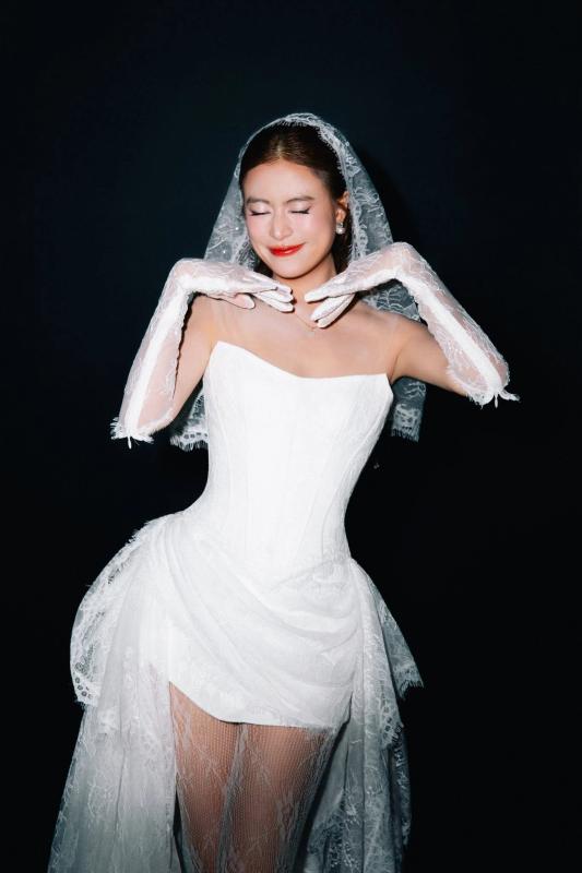 Hoang Thuy Linh anh 7