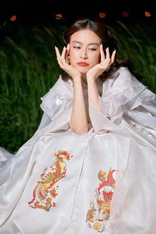 Hoang Thuy Linh anh 5