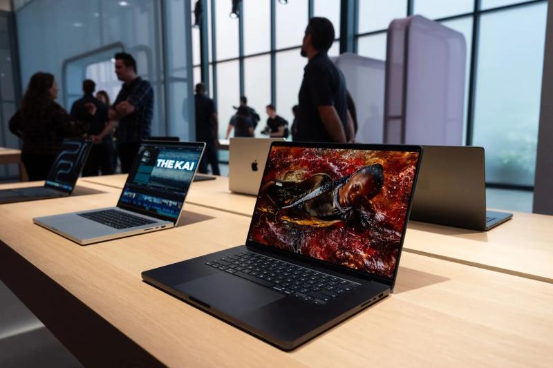 MacBook Pro OLED,  MacBook Air OLED,  MacBook Pro mới nhất,  giá bán MacBook Air ảnh 1
