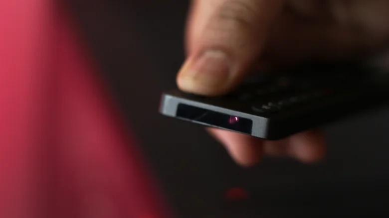 điều khiển remote TV,  remote hồng ngoại TV,  hồng ngoại là gì,  công nghệ hồng ngoại,  remote Bluetooth cho TV ảnh 1