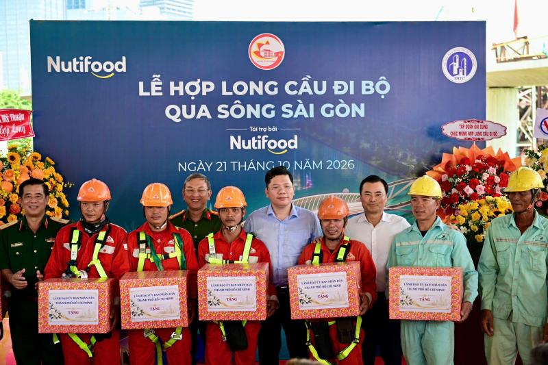 cầu đi bộ ảnh 5 cầu đi bộ ảnh 5