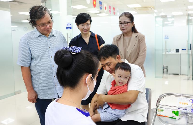 Vaccine tay chân miệng ảnh 1