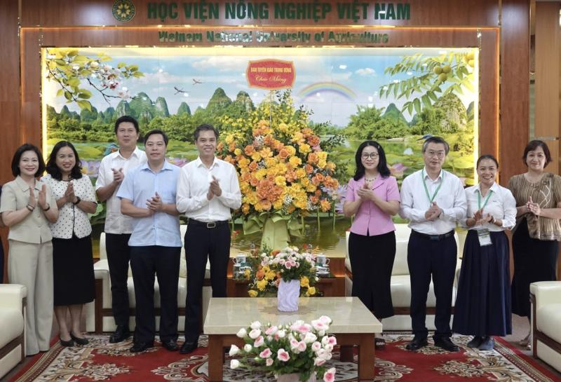 Ban tuyên giáo ảnh 1 Ban tuyên giáo ảnh 1