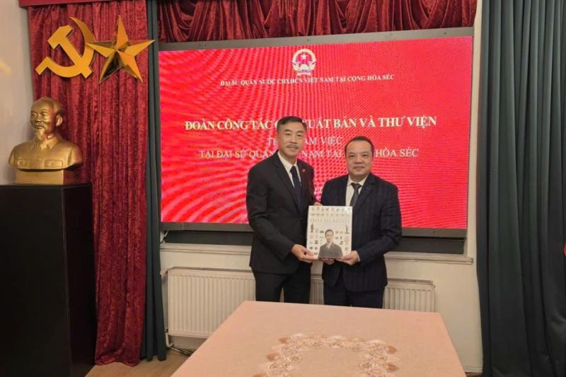 xuất bản ảnh 1
