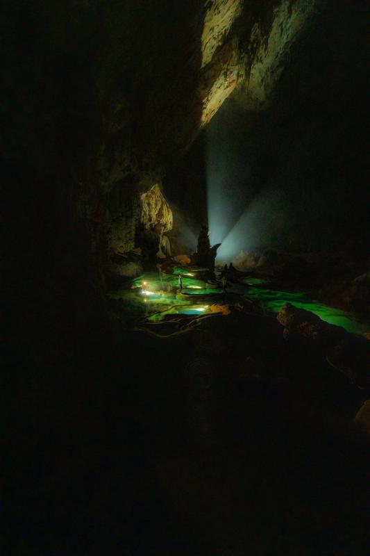 hồ canxi,  hang động ảnh 5